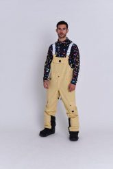 Spodnie ogrodniczki Yeh Man – piaskowy pustynny. Brązowe spodnie materiałowe męskie OOSC, bez wzorów, z materiału, retro. Za 1,078.99 zł.