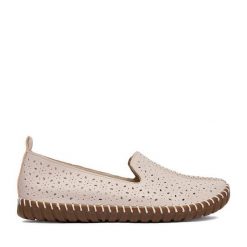 Półbuty Rieker. Czerwone półbuty damskie Rieker, bez wzorów, bez obcasa, na płaskiej podeszwie. Za 299.99 zł.