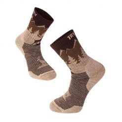Skarpety trekkingowe z wełny z motywem Koziorożca w kolorze alpejskiego. Brązowe skarpetki damskie TRY TO FLY, bez wzorów, z wełny. W wyprzedaży za 83.39 zł.