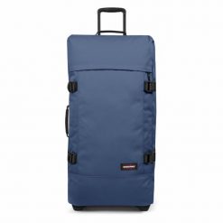 Torba podróżna Eastpak Tranverz L. Niebieskie torebki klasyczne damskie Eastpak, bez wzorów, bez dodatków. W wyprzedaży za 713.00 zł.