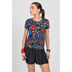 Koszulka z kieszonkami sportowa damska Nessi Sportswear. Czarne bluzki sportowe damskie NESSI SPORTSWEAR, bez wzorów, bez ramiączek. W wyprzedaży za 189.90 zł.