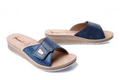 INBLU FC-53 004 granatowy, klapki damskie. Niebieskie klapki damskie Inblu, bez wzorów, bez obcasa. Za 79.99 zł.