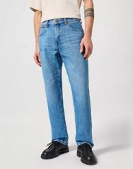 MESKIE SPODNIE WRANGLER FRONTIER JUNGLE JASPER 112358056. Spodnie materiałowe męskie Wrangler, bez wzorów, z jeansu. Za 219.99 zł.