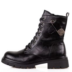 Czarne trapery damskie M.Daszyński 2508-4. Czarne botki damskie M.Daszyński, ze skóry, bez obcasa. W wyprzedaży za 185.07 zł.