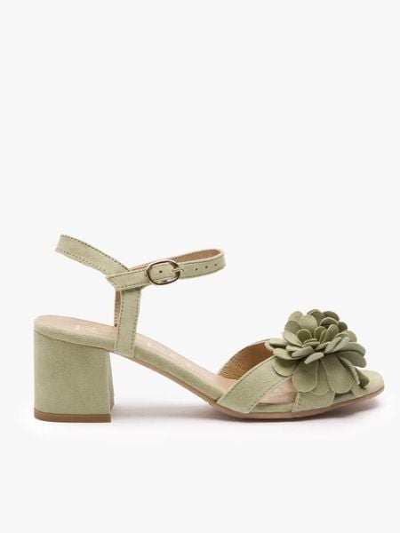 Jasnozielone sandały na obcasie z kwiatem. Zielone sandały damskie Ryłko, bez wzorów, ze skóry, bez obcasa, na obcasie. Za 449.99 zł.