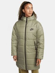 Nike Sportswear Płaszcz zimowy w kolorze khaki rozmiar: XL. Brązowe płaszcze damskie Nike Sportswear, na zimę, xl, bez wzorów, z puchu. Za 342.60 zł.