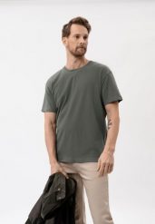 Gładki t-shirt, Comfort Fit, T-BAS. Brązowe t-shirty męskie Volcano, l, bez wzorów, z bawełny, bez kołnierzyka. Za 69.99 zł.