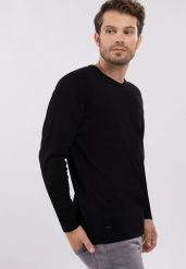 Sweter z dekoltem w serek S-STIG. Czarne swetry męskie Volcano, l, bez wzorów, z bawełny, bez kołnierzyka. Za 139.99 zł.