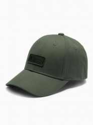Męska czapka bejsbolówka z daszkiem i patchem – khaki V3 OM-ACCS-0103 - uniwersalny. Brązowe czapki męskie Ombre Clothing, z aplikacjami, z bawełny. W wyprzedaży za 39.99 zł.