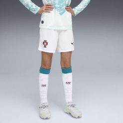 Młodzieżowe szorty reprezentacji Portugalii 2026 PUMA. Biała szorty męskie Puma, bez wzorów, z materiału, klasyczne. Za 169.00 zł.