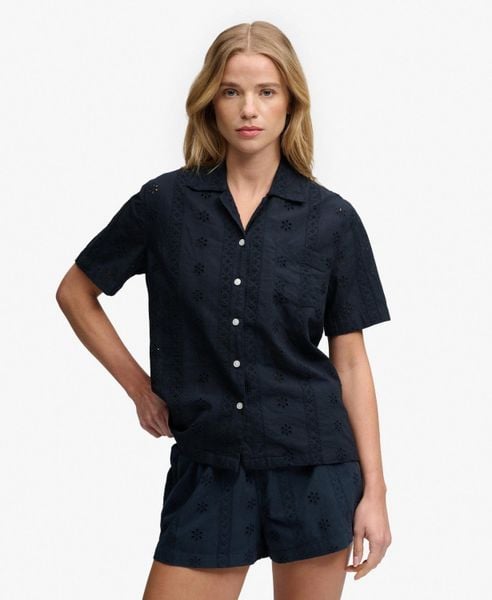 Superdry Koszula Heritage Broderie krótki rękaw z bawełny organicznej – ECLIPSE. Niebieskie koszule damskie Superdry., na lato, z aplikacjami, z bawełny, eleganckie, bez kołnierzyka, bez ramiączek. Za 230.25 zł.