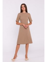 Stylove Sukienka w kolorze beżowym rozmiar: M. Brązowe sukienki damskie Stylove, m, bez wzorów, bez kołnierzyka, bez ramiączek, midi. Za 259.95 zł.