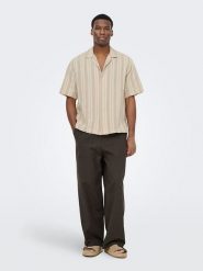 ONLY & SONS Koszula "Onswalker" - Relaxed fit - w kolorze beżowym rozmiar: XXL. Brązowe koszule męskie Only & Sons, xxl, bez wzorów, bez kołnierzyka, bez ramiączek. Za 91.77 zł.