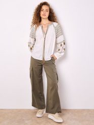 Apricot Bluzka w kolorze białym rozmiar: L. Białe bluzki damskie Apricot, l, z aplikacjami, bez kołnierzyka, bez ramiączek. Za 92.42 zł.