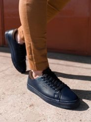 Półbuty męskie - granatowe - Rozmiar: 40. Niebieskie półbuty męskie Ombre Clothing, z gumy, bez zapięcia. W wyprzedaży za 79.99 zł.