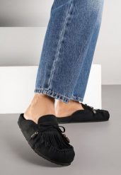 Czarne Klapki Ozdobione Kokardą i Frędzlami Felindrise. Czarne klapki damskie Renee, z aplikacjami, bez obcasa, na płaskiej podeszwie. Za 89.99 zł.