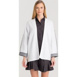 KARDIGAN Armani Exchange. Białe kardigany damskie Armani Exchange, l, bez wzorów, z dzianiny. Za 389.40 zł.