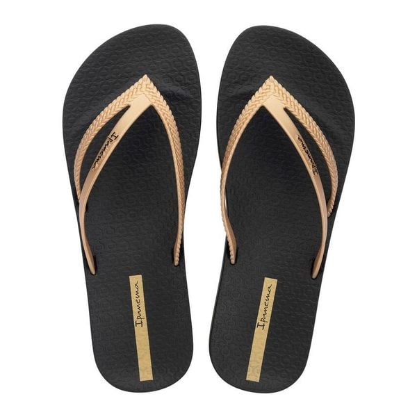 Klapki damskie japonki Ipanema Bossa Soft. Czarne klapki damskie Ipanema, bez wzorów, z gumy, bez obcasa. Za 89.00 zł.