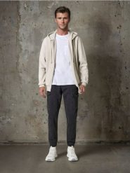 Jeansy jogger cargo - czarny. Czarne jeansy męskie Sinsay. W wyprzedaży za 33.99 zł.