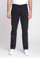 WRANGLER GREENSBORO MĘSKIE SPODNIE MATERIAŁOWE DARK NAVY W15QNDXAE 112338190. Niebieskie spodnie materiałowe męskie Wrangler, bez wzorów, z materiału. Za 239.99 zł.