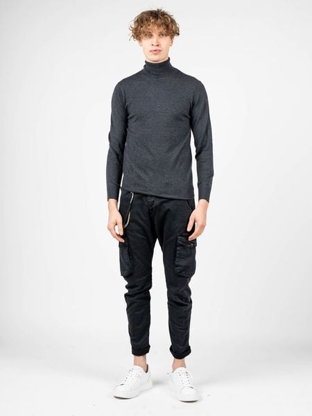 Xagon Man Sweter Basic | A22081 | Mężczyzna | Szary. Szare swetry męskie Xagon, l, bez wzorów, z dzianiny, bez kołnierzyka. W wyprzedaży za 259.00 zł.