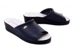 SANITAL FLEX 698/I blue, klapki damskie. Niebieskie klapki damskie Sanital Flex, bez wzorów, ze skóry, bez obcasa, na koturnie. Za 95.92 zł.