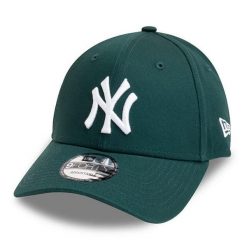 Czapka New York Yankees Ess 9FORTY. Zielone czapki męskie New Era, bez wzorów, klasyczne. Za 191.50 zł.