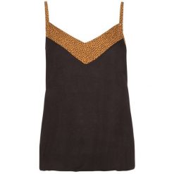 Koszulka damska top PROTEST Reflect 21. Czarne t-shirty damskie Protest, bez wzorów, bez kołnierzyka. W wyprzedaży za 90.00 zł.