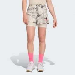 Szorty Own The Run Spray Dye 2-In-1. Czarne spodenki sportowe damskie Adidas, do biegania. W wyprzedaży za 167.30 zł.