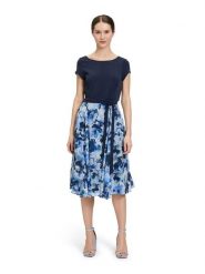 Vera Mont Sukienka w kolorze granatowo-błękitnym rozmiar: 44. Niebieskie sukienki damskie Vera Mont, bez wzorów, z tkaniny, bez kołnierzyka, bez ramiączek, mini, rozkloszowane. Za 260.99 zł.