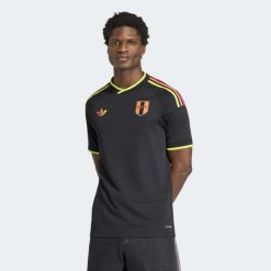 Koszulka wyjazdowa Peru 26. Czarne t-shirty damskie Adidas, xl, bez wzorów, z dzianiny, bez kołnierzyka. Za 439.00 zł.