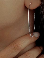 Les Petites Précieuses Srebrne kolczyki-półkreole rozmiar: onesize. Szare kolczyki damskie Les Petites Précieuses, srebrne. Za 118.56 zł.