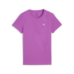 Damska koszulka ESS ELEVATED PUMA Wild Berry Purple. Fioletowe t-shirty damskie Puma, s, z aplikacjami, bez kołnierzyka. Za 73.99 zł.