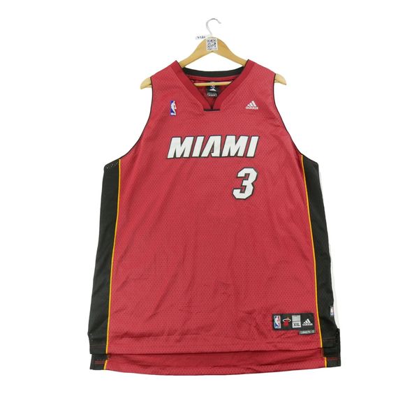 Second life - Adidas koszulka męska bez rękawów NBA Heat de Miami 3 - Jak nowy. Czerwone t-shirty sportowe męskie Adidas, m, bez ramiączek, do koszykówki. Za 255.56 zł.