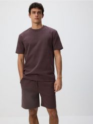 T-shirt comfort fit - ciemnobrązowy. Brązowe t-shirty męskie Reserved, l, bez wzorów, z bawełny, bez kołnierzyka. Za 89.99 zł.