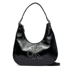 Torebka Calvin Klein. Czarne torebki klasyczne damskie CALVIN KLEIN, bez wzorów, bez dodatków. Za 409.99 zł.