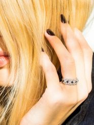 DIAMOND & CO Złoty pierścionek "Astéria" z diamentami rozmiar: 52. Niebieskie pierścionki damskie Diamond & Co, z diamentem, złote. Za 1,435.99 zł.