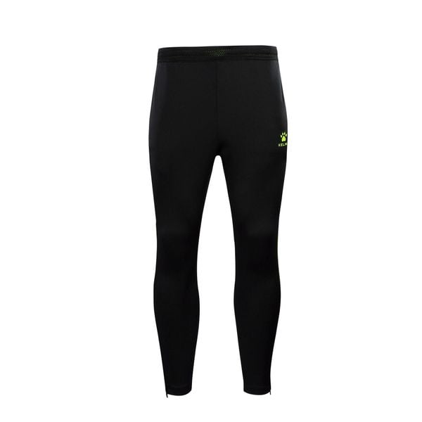 Kelme Pantalón Largo Montes Negro Unisex. Czarne szorty męskie Kelme, bez wzorów, z dresówki. W wyprzedaży za 133.10 zł.