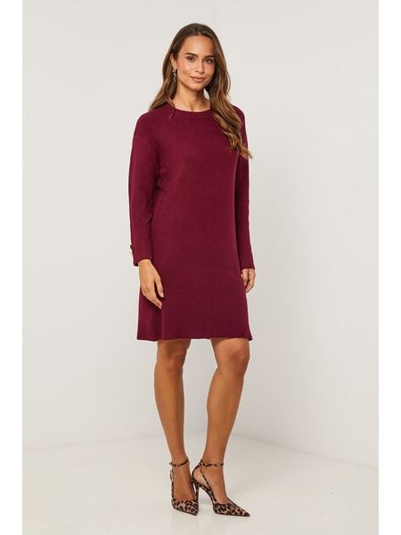 Soft Cashmere Sukienka dzianinowa w kolorze bordowym rozmiar: 38/40. Czerwone sukienki damskie Soft Cashmere, bez wzorów, z dzianiny, klasyczne, bez kołnierzyka, bez ramiączek, midi. Za 169.67 zł.