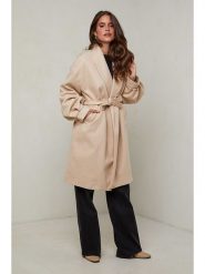 L'armoire de Suzette Płaszcz przejściowy w kolorze beżowym rozmiar: 40. Brązowe płaszcze damskie L'armoire de Suzette, l, z aplikacjami, z tkaniny, klasyczne. Za 183.59 zł.