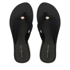 Japonki Tommy Hilfiger. Czarne klapki damskie Tommy Hilfiger, bez wzorów, bez obcasa. Za 189.99 zł.