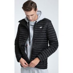 Kurtka puchowa męska KUM003 - głęboka czerń. Brązowe kurtki męskie 4f, m, bez wzorów, z materiału, bez kaptura. W wyprzedaży za 249.99 zł.