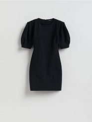 Sukienka z bufiastymi rękawami - czarny. Czarne sukienki damskie Reserved, l, bez wzorów, z tkaniny, bez kołnierzyka, bez ramiączek, dopasowane. Za 159.99 zł.