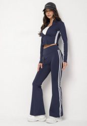 Granatowy Komplet Sportowy Rozpinana Bluza i Spodnie Typu Dzwony Lumoreina. Niebieskie bluzy bez kaptura damskie Born2be, m, z aplikacjami, bez ramiączek, bez kaptura. Za 129.99 zł.
