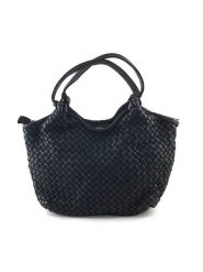 Amara Skórzana torebka "Clotilda" w kolorze czarnym - 34 x 22 x 8 cm rozmiar: onesize. Czarne torebki klasyczne damskie Amara, bez wzorów, z materiału, bez dodatków. Za 478.62 zł.