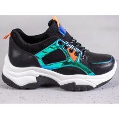 SHELOVET czarne Buty Sportowe Z Efektem Holo. Czarne buty sportowe na co dzień damskie SHELOVET, bez wzorów, z syntetyku. W wyprzedaży za 89.00 zł.
