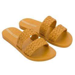Klapki basenowe damskie Ipanema Renda II. Brązowe klapki damskie Ipanema, bez wzorów, z jeansu, bez obcasa. Za 55.99 zł.