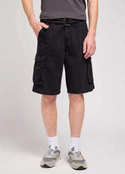 MESKIE SZORTY LEE WYOMING CARGO BLACK 112333740. Czarne szorty męskie Lee, z materiału, bez kołnierzyka. Za 169.99 zł.