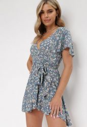 Niebieska Sukienka Kimocine. Niebieskie sukienki damskie Born2be, m, bez wzorów, z tkaniny, bez kołnierzyka, bez ramiączek, mini, kopertowe. W wyprzedaży za 143.99 zł.