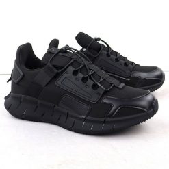 Buty sportowe męskie czarne McArthur MC4. Czarne buty sportowe na co dzień męskie McArthur, ze skóry ekologicznej, bez zapięcia, trekkingowe. Za 94.50 zł.